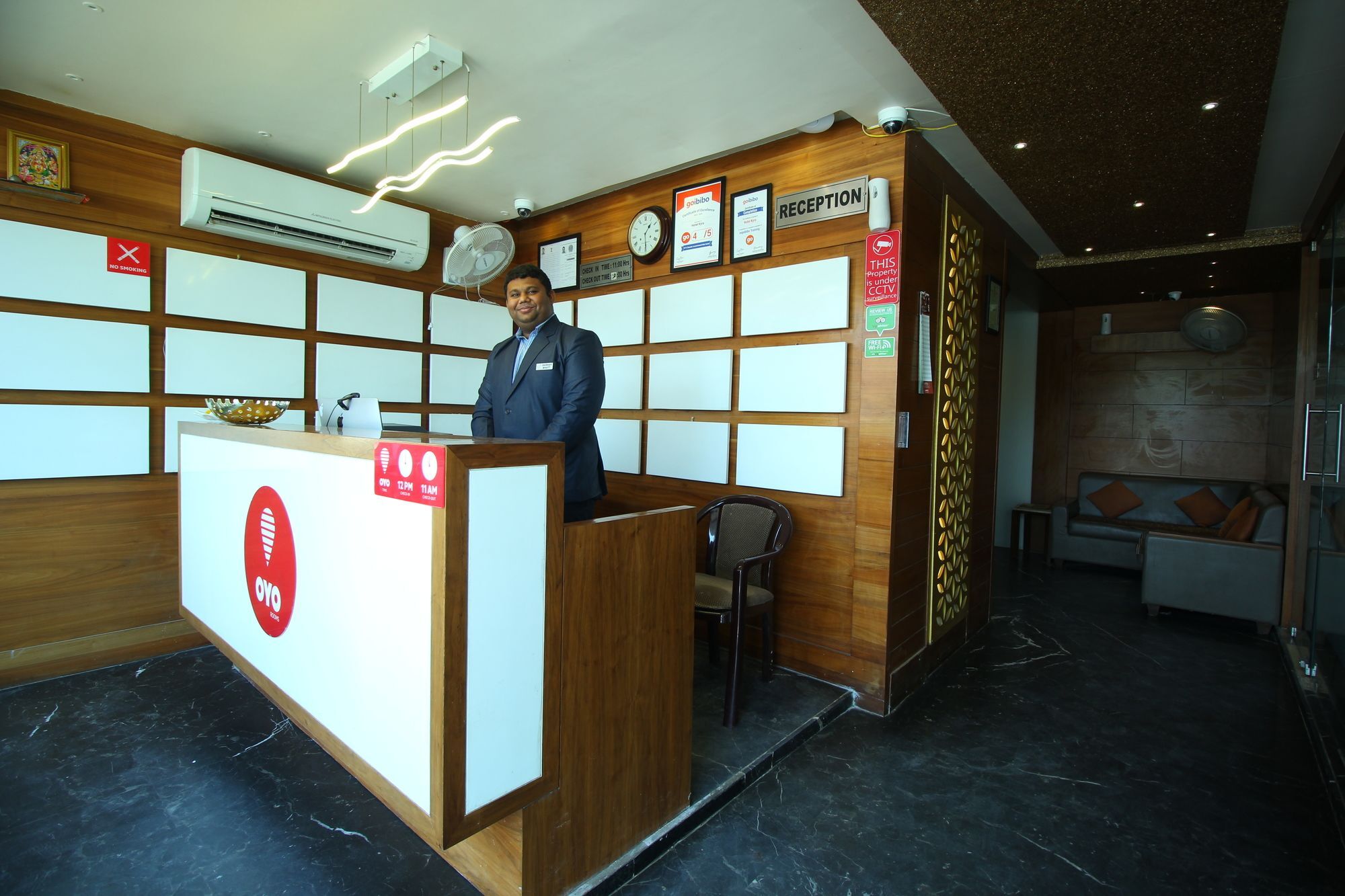 Oyo 8992 Hotel Kyra Ahmadábád Kültér fotó