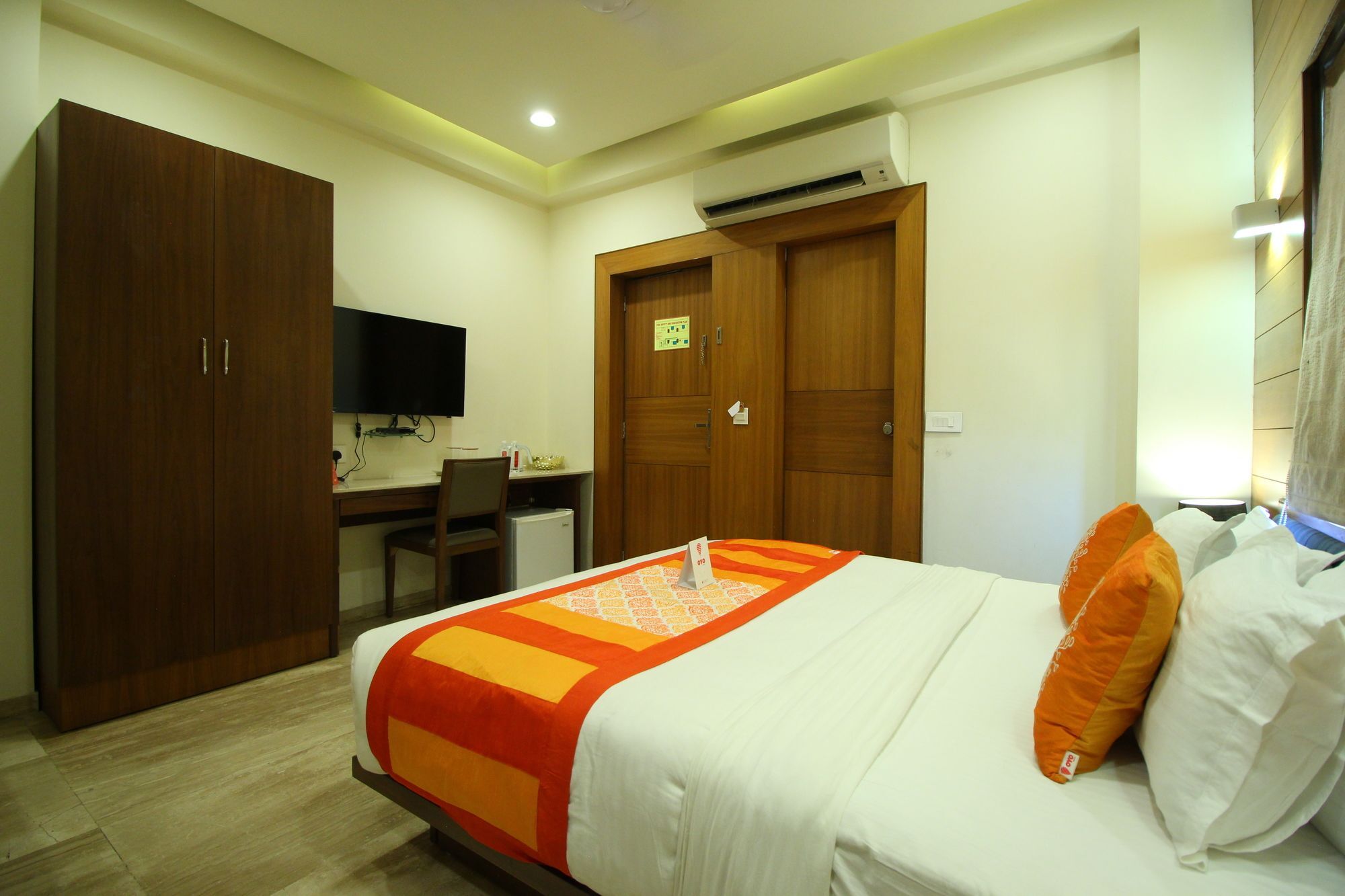 Oyo 8992 Hotel Kyra Ahmadábád Kültér fotó