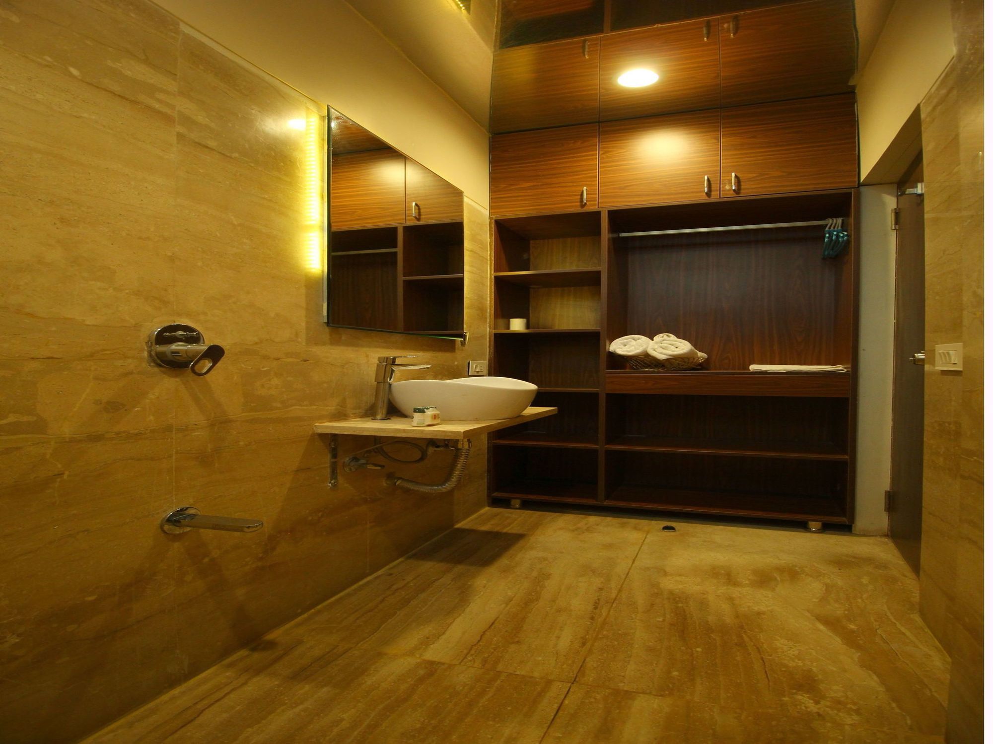 Oyo 8992 Hotel Kyra Ahmadábád Kültér fotó