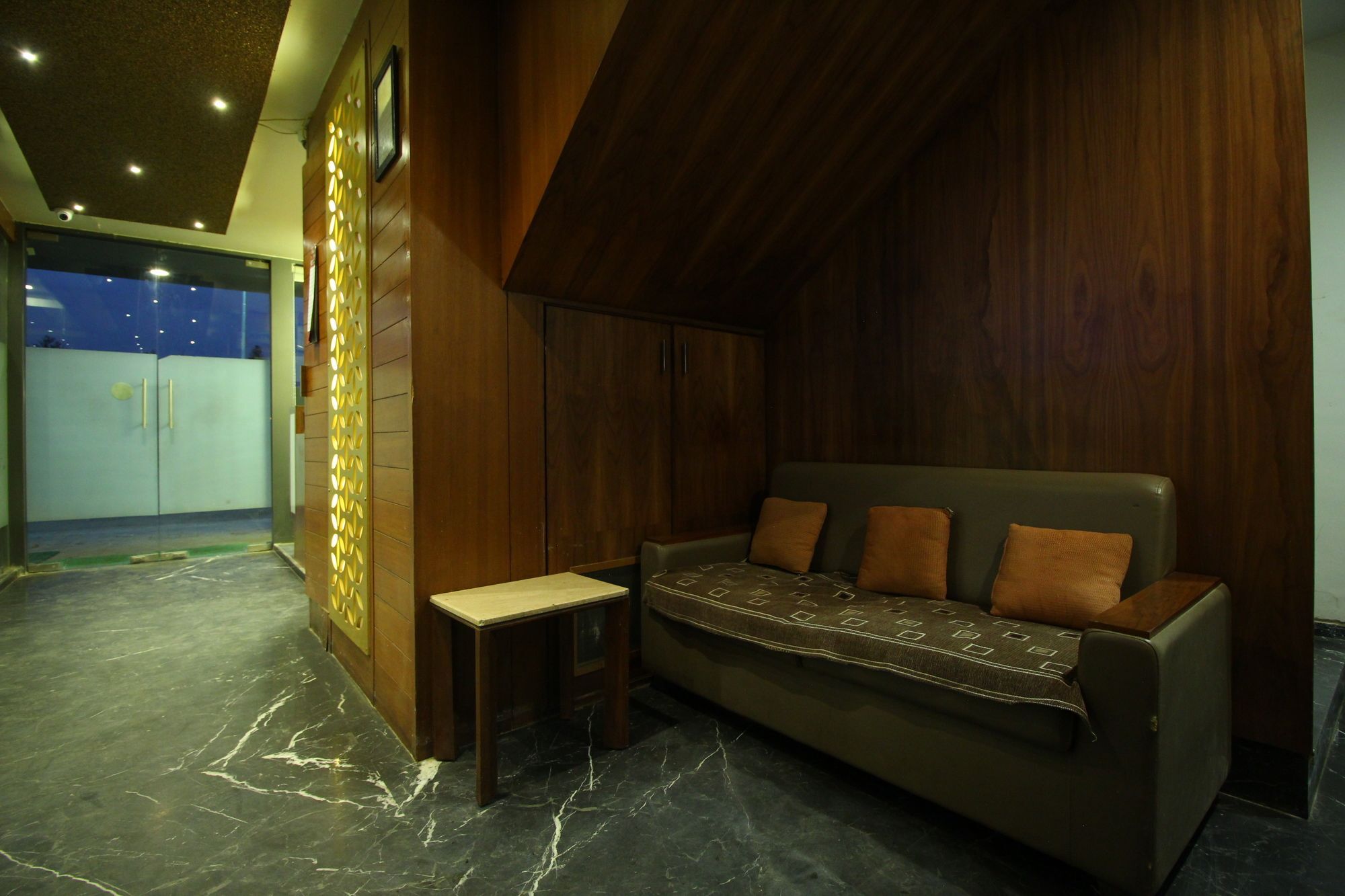 Oyo 8992 Hotel Kyra Ahmadábád Kültér fotó