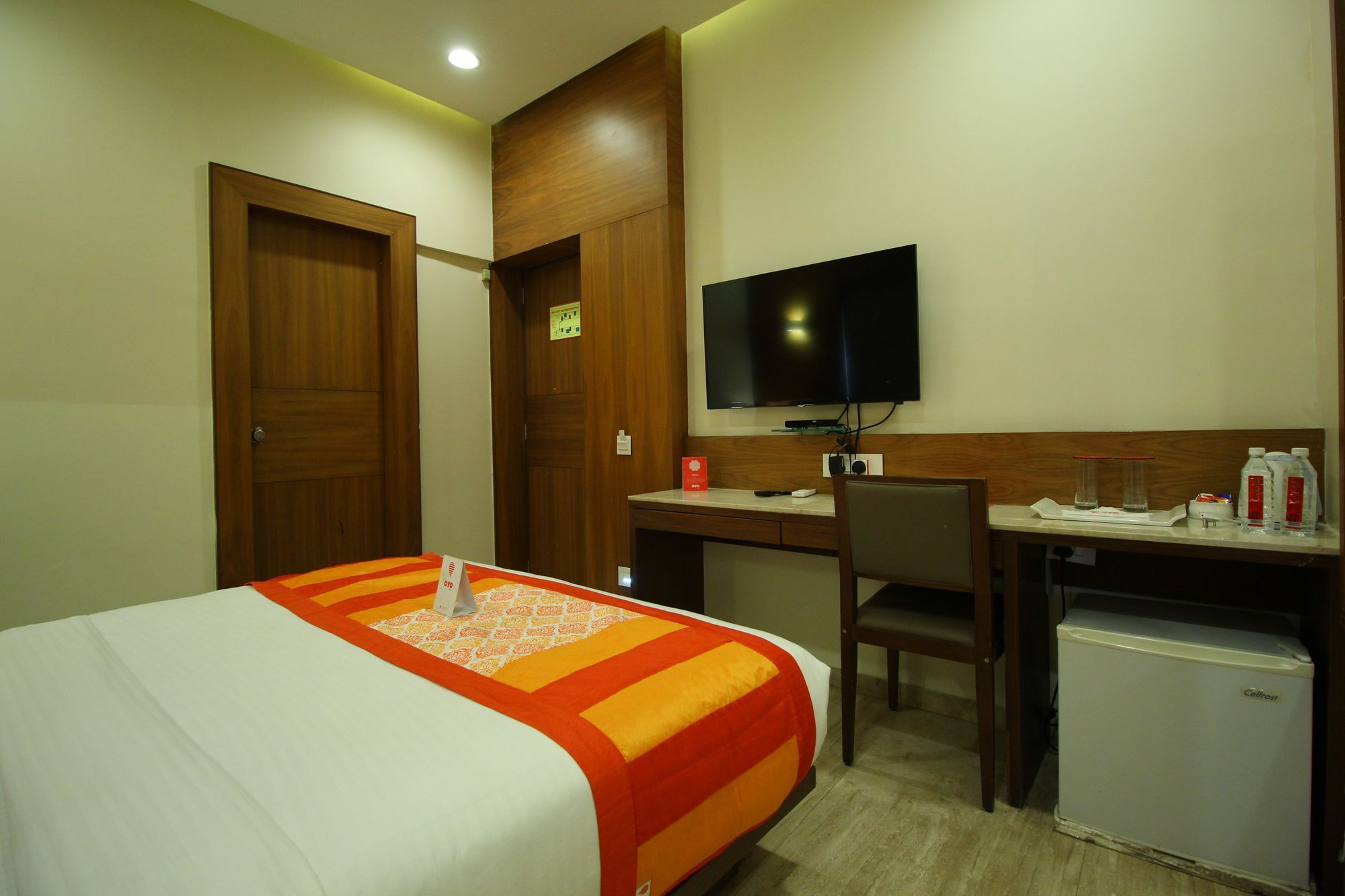 Oyo 8992 Hotel Kyra Ahmadábád Kültér fotó